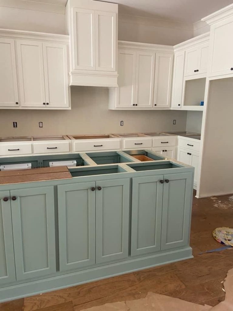 Modern kitchen remodel with pendant lighting — Rouge Home Development Inc., GTA