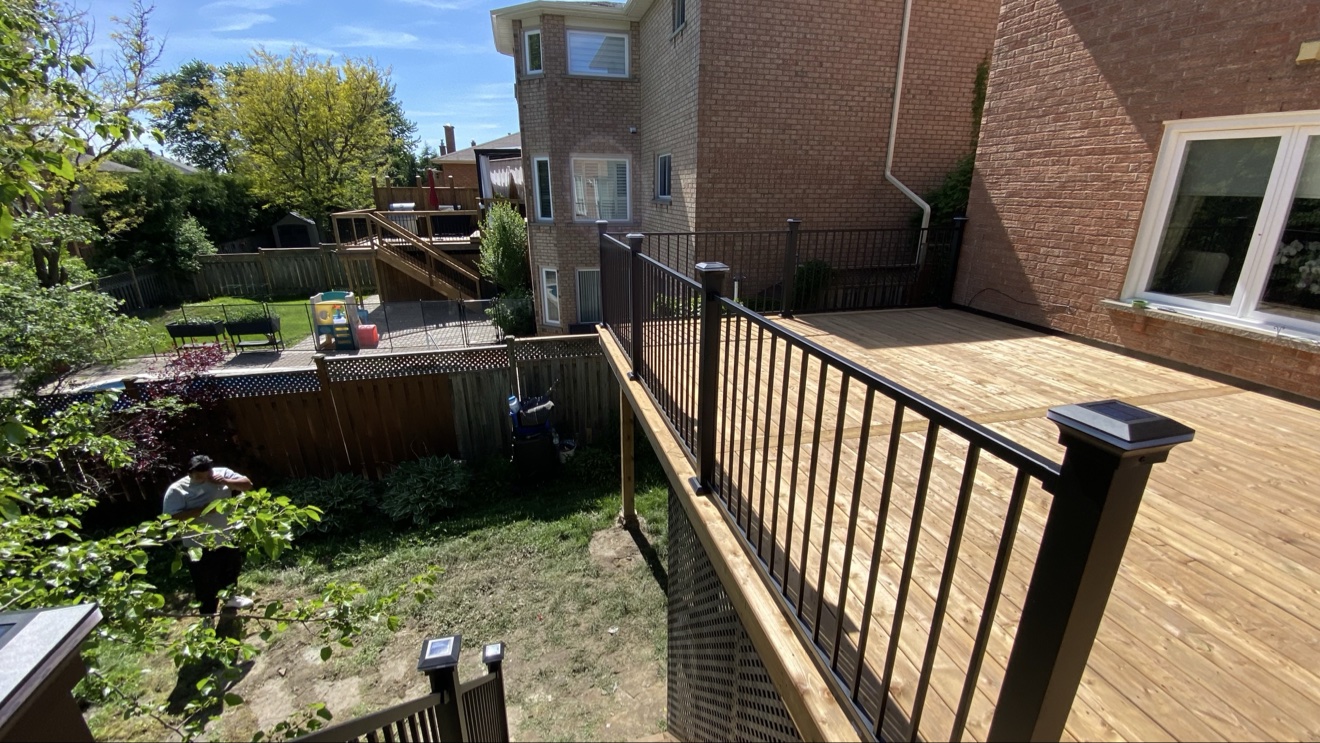 Pergola with built-in deck seating — Rouge Home Development Inc., GTA